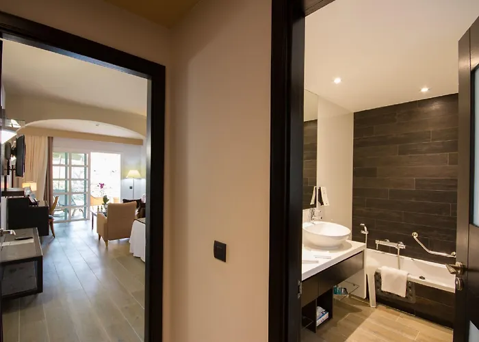 Hotel Adrián Jardines De Nivaria 5*