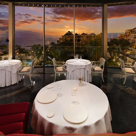 Adrián Jardines De Nivaria Hotel
